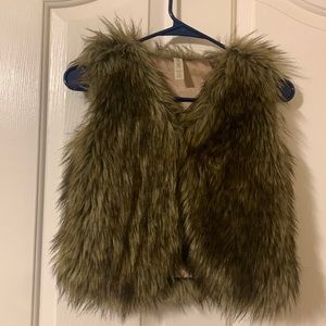 Super Cute Girl’s Fur Vest. Great Condition.